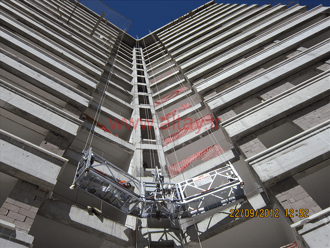 کلایمر با کابین زاویه دار برای دسترسی به بخش های خاص ساختمان